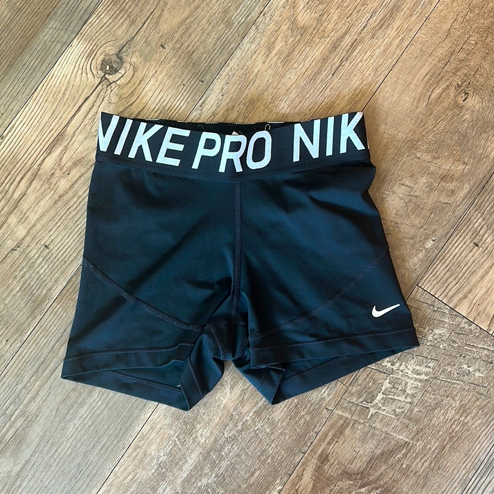 Nike, Dri Fit Nike Pro Women’s Shorts, Size: S, Color: Black / White